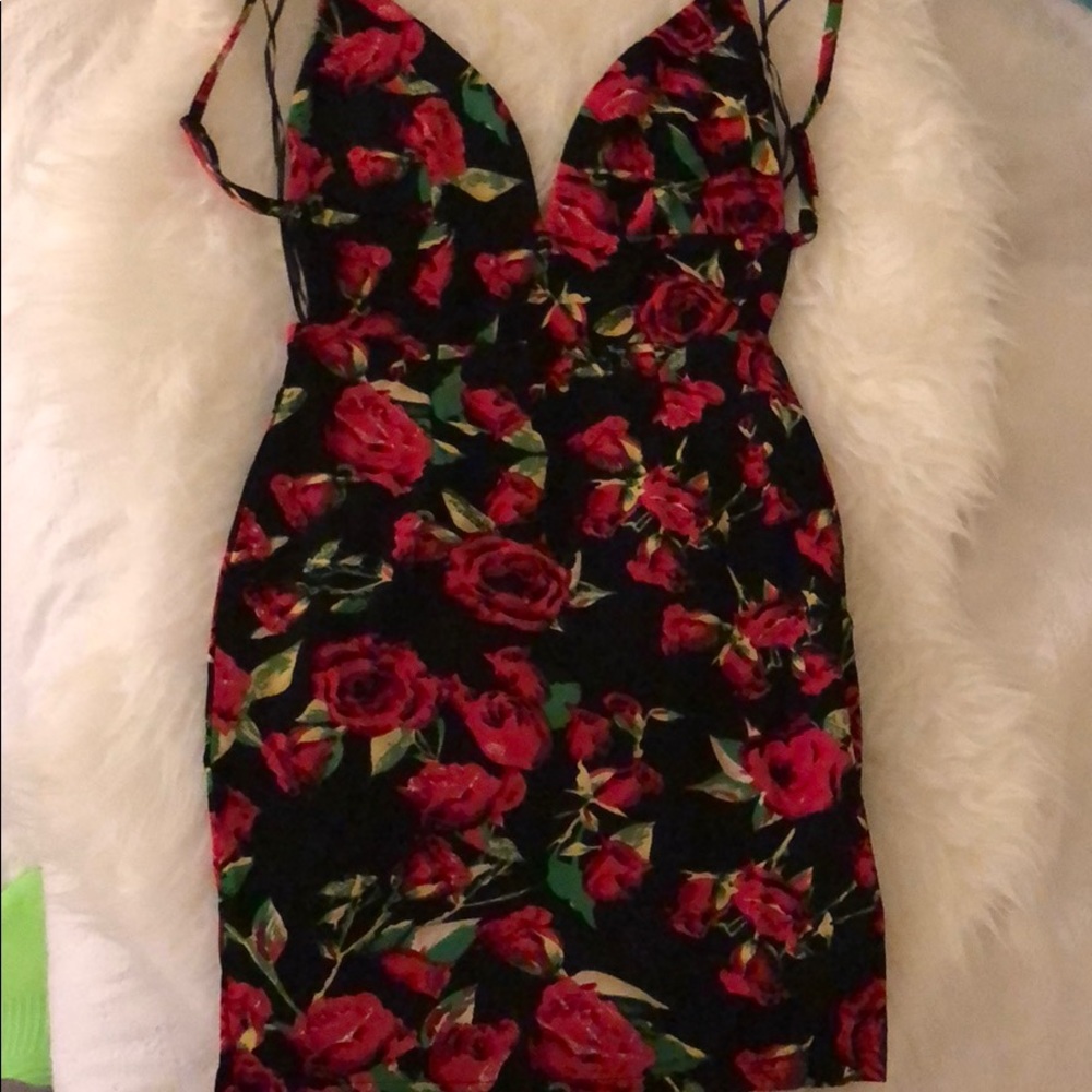 Open Back Rosebud dress - Picture 7 of 8
